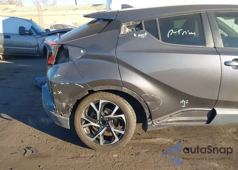 2018 Toyota C-Hr Xle z USA, uszkodzony, nr VIN JTNKHMBX3J1004067